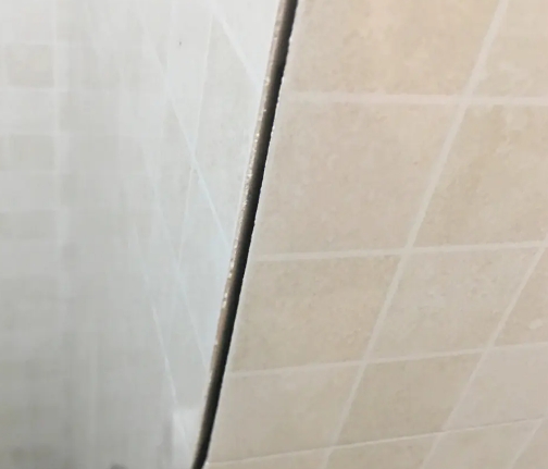 扬州瓷砖空鼓维修公司分享阳台瓷砖脱落的修复过程可以分为以下几个步骤
